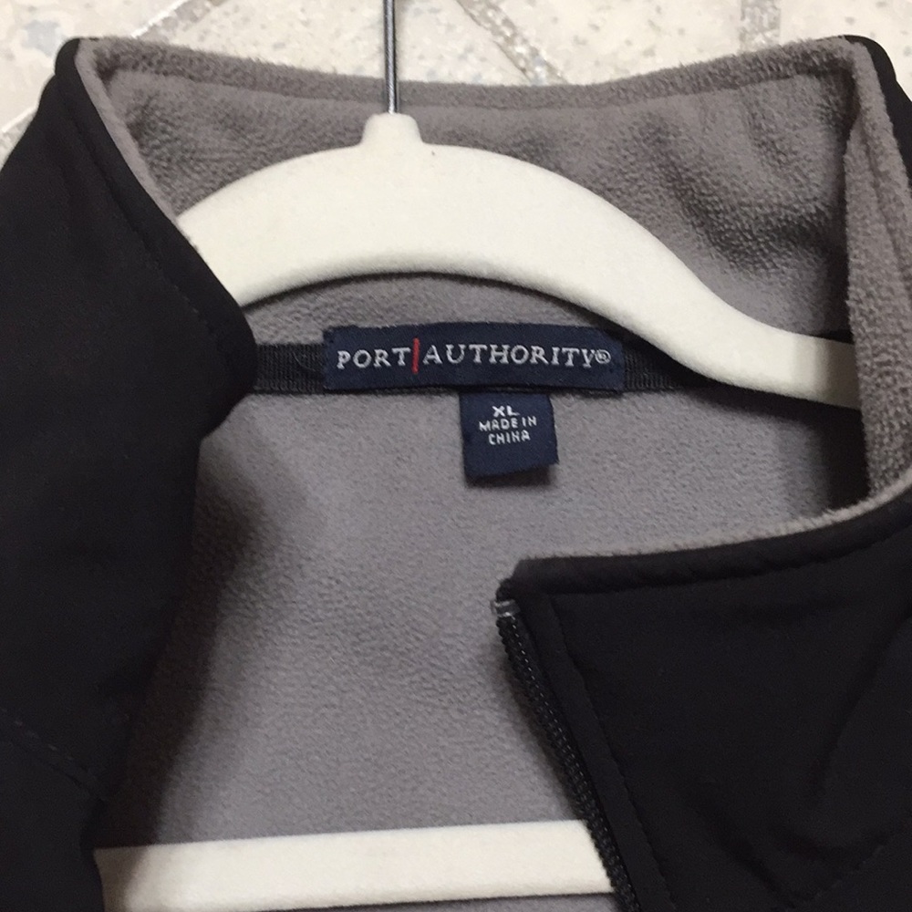 Black shell jacket - Picture 3 of 4